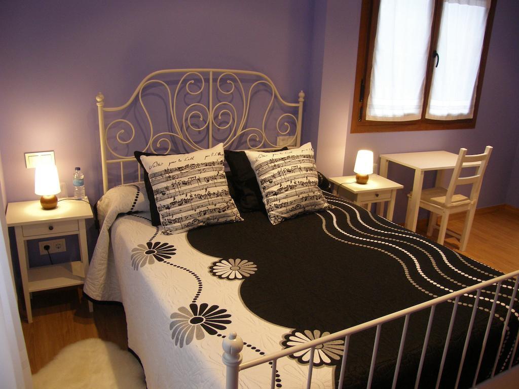 Mendi Alai Hotell Carranza Rum bild